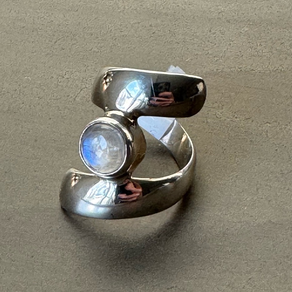 Lustrous Silver Moonstone Ring - Picture 2 of 10